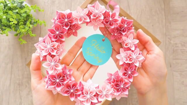 手工:浪漫漂亮的纸樱花花环制作