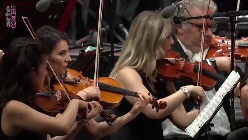 里卡尔多夏依指挥2018米兰斯卡拉爱乐乐团露天音乐会，小号首席：马科皮尔罗宾