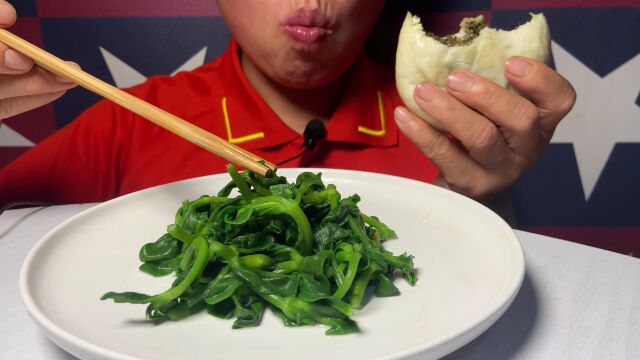 菜市街看到有卖三七,水开烫一下,简单凉拌 #美食vlog #美食 #美食推荐 #家常菜 #水煮菜 #声控 #咀嚼声 #解压 #助眠 #食音