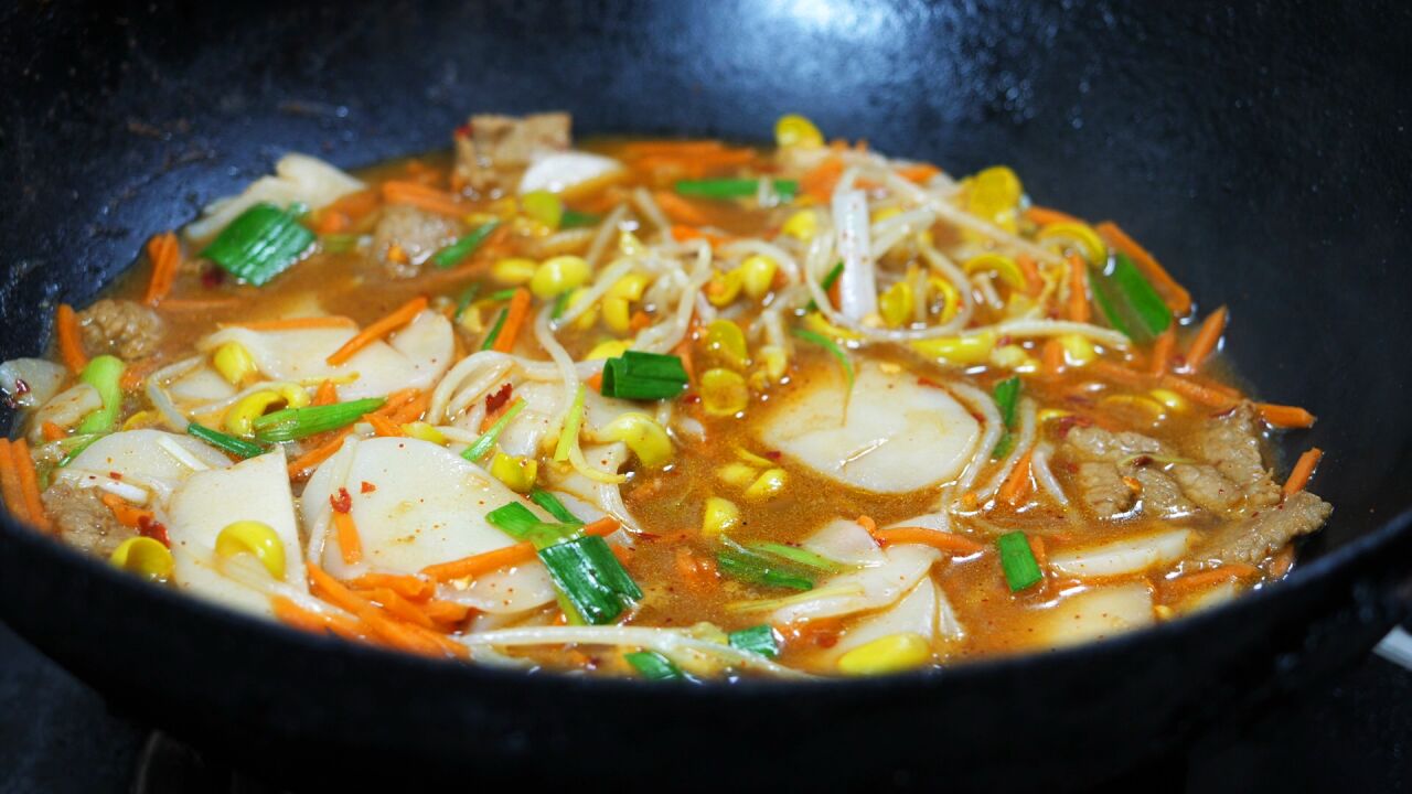 豆芽炒年糕,既能当饭又可当菜,成本不到5元,好吃停不下来