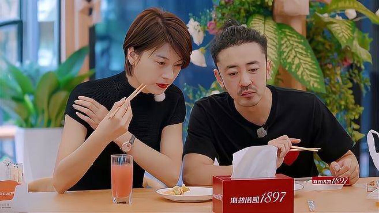 蒋菲菲李雅男给女儿打电话,一家三口难得同框一次,好甜蜜丨春日