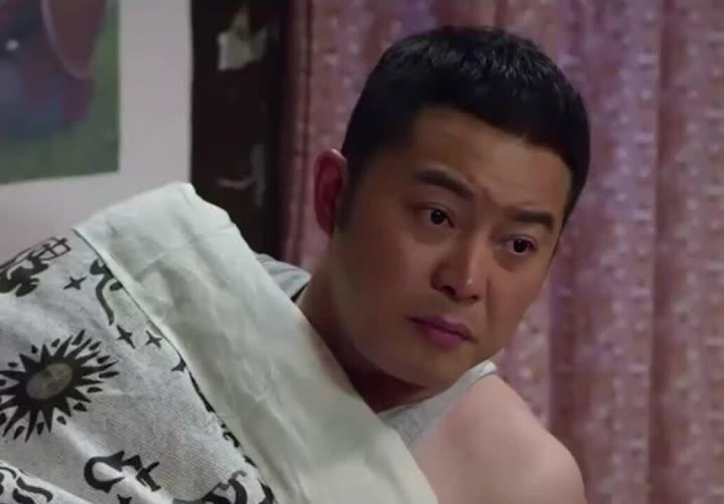 李大宝和张朵朵假夫妻,半夜耗子的出现,竟帮了李大宝一个大忙!