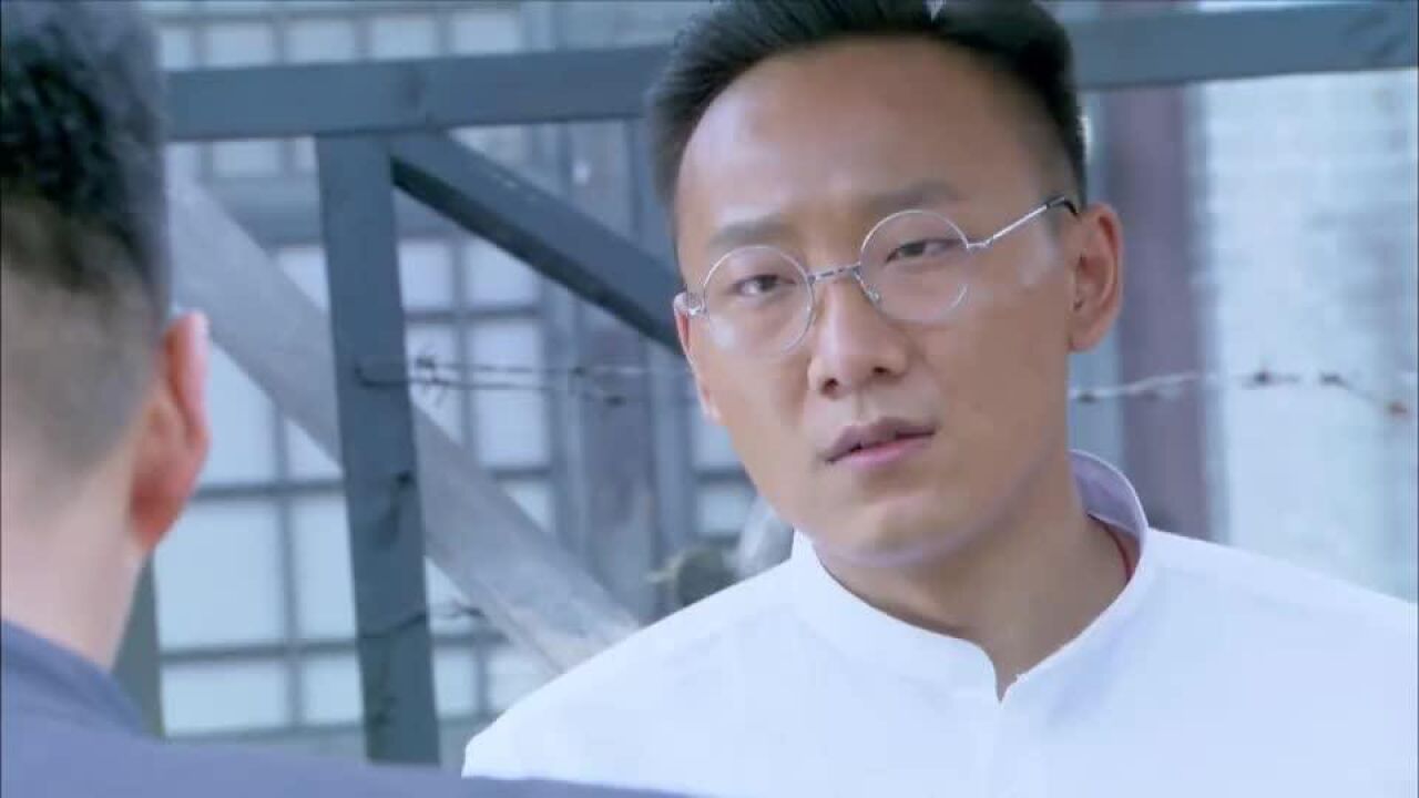 狐影:张岚打算出去找线索,纯子让她不要轻举妄动