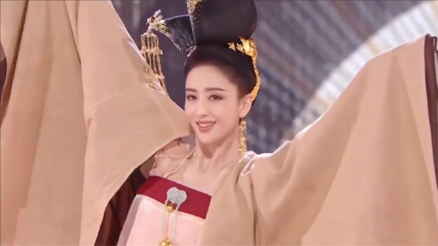 当佟丽娅跳起了古典舞,媚眼如丝,让你体验从此君王不早朝的感觉