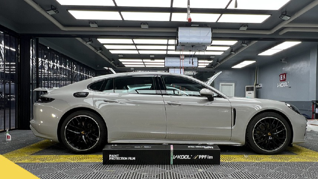 哑灰色2020款帕拉梅拉贴威固车衣