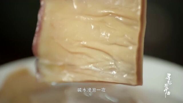 围观老贵阳菜锅巴鱿鱼制作,看大厨烹饪过程太享受