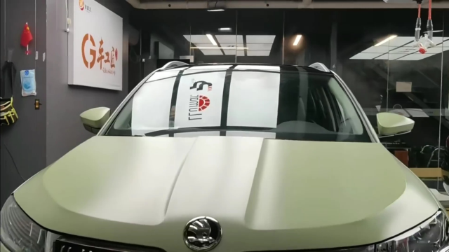 斯柯达·柯珞克·改色丨哑光陶瓷卡其灰