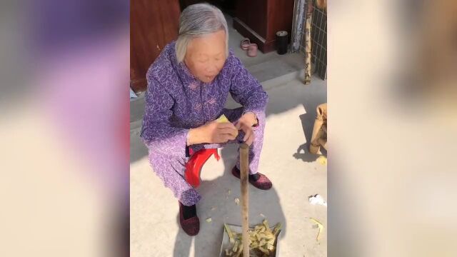 潮汕90多岁老婶,过浪险!