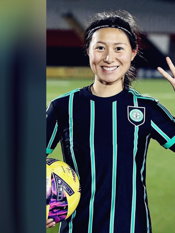 女足豪杰!21岁沈梦雨留洋首次戴帽,撞开后卫抽射近角