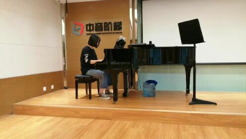 器乐艺考培训-钢琴艺考培训学校-中音阶梯艺术教育学员钢琴演奏