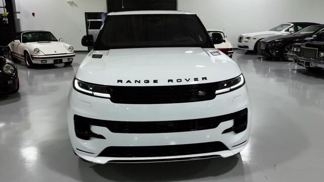 2023款路虎揽胜运动版英伦风的中型SUV!