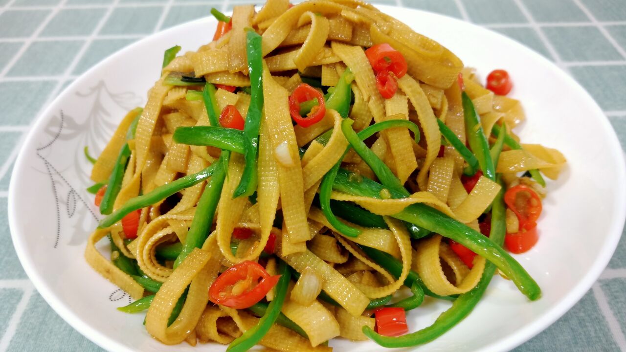 豆皮炒辣椒想要好吃,调味才是最关键,软滑鲜香,既下饭又好吃