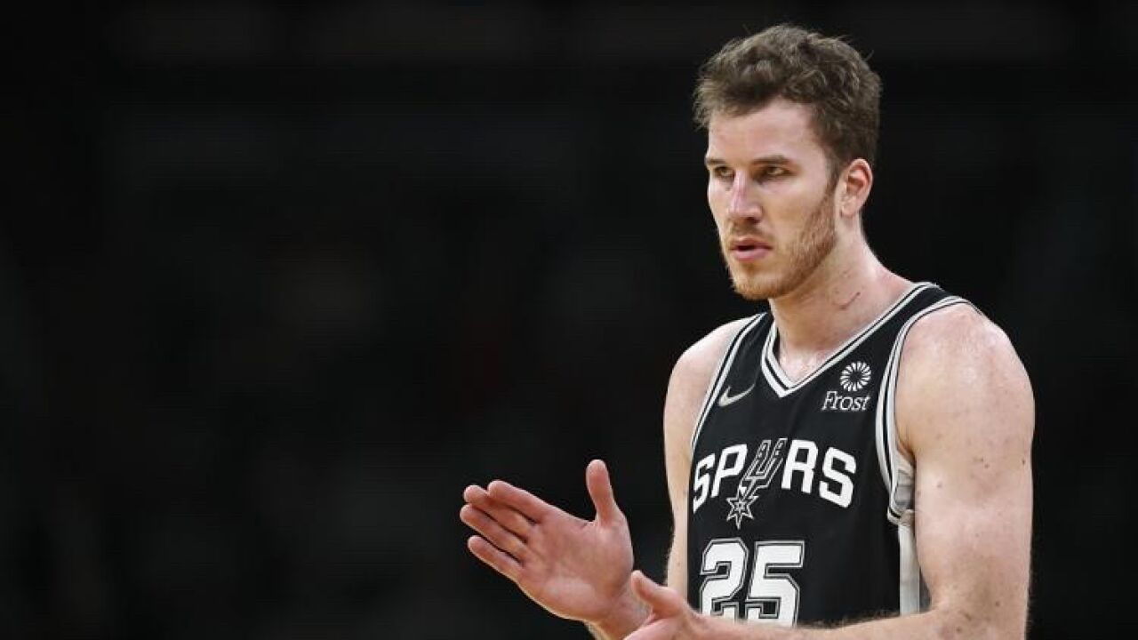 珀尔特尔引多队哄抢 马刺与勇士谈判陷僵局 坚持两首轮要价