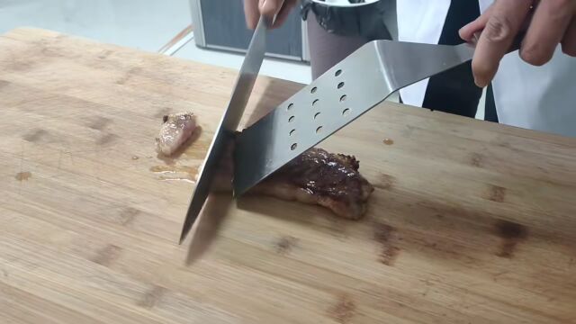 业内专家宣布:大关县昭通黄牛肉生鲜牛肉已达到“中国特级牛肉”质量水平