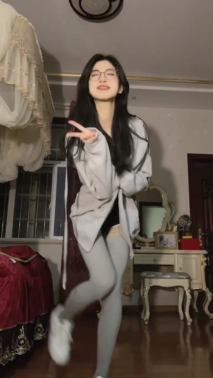 大长腿女友穿丝袜好性感