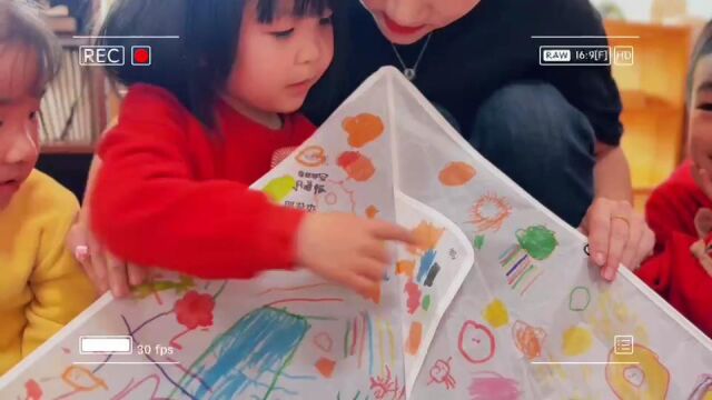 幼儿园孩子画风筝