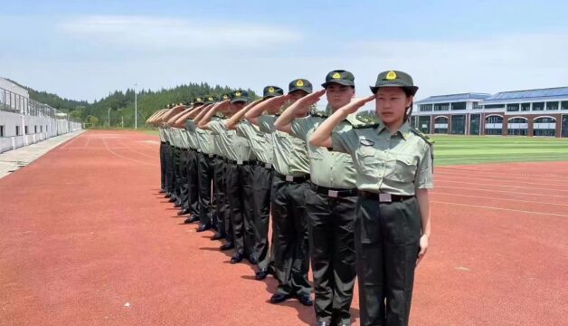 3、遵义南方白酒中等专业学校:酿酒工艺与技术 计算机平面设计 网络营销 市场营销 建筑装饰技术 文秘等专业技术培养