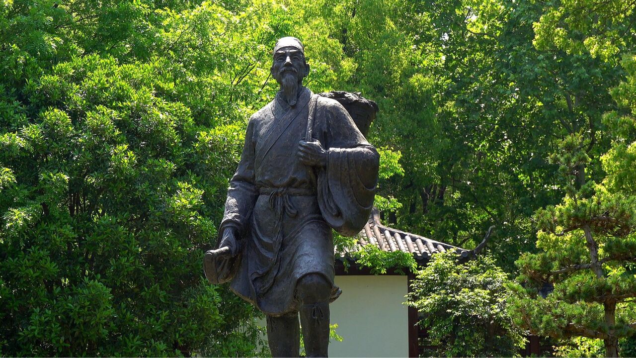 坐落在蕲州城雨湖湖畔的李时珍纪念馆印象