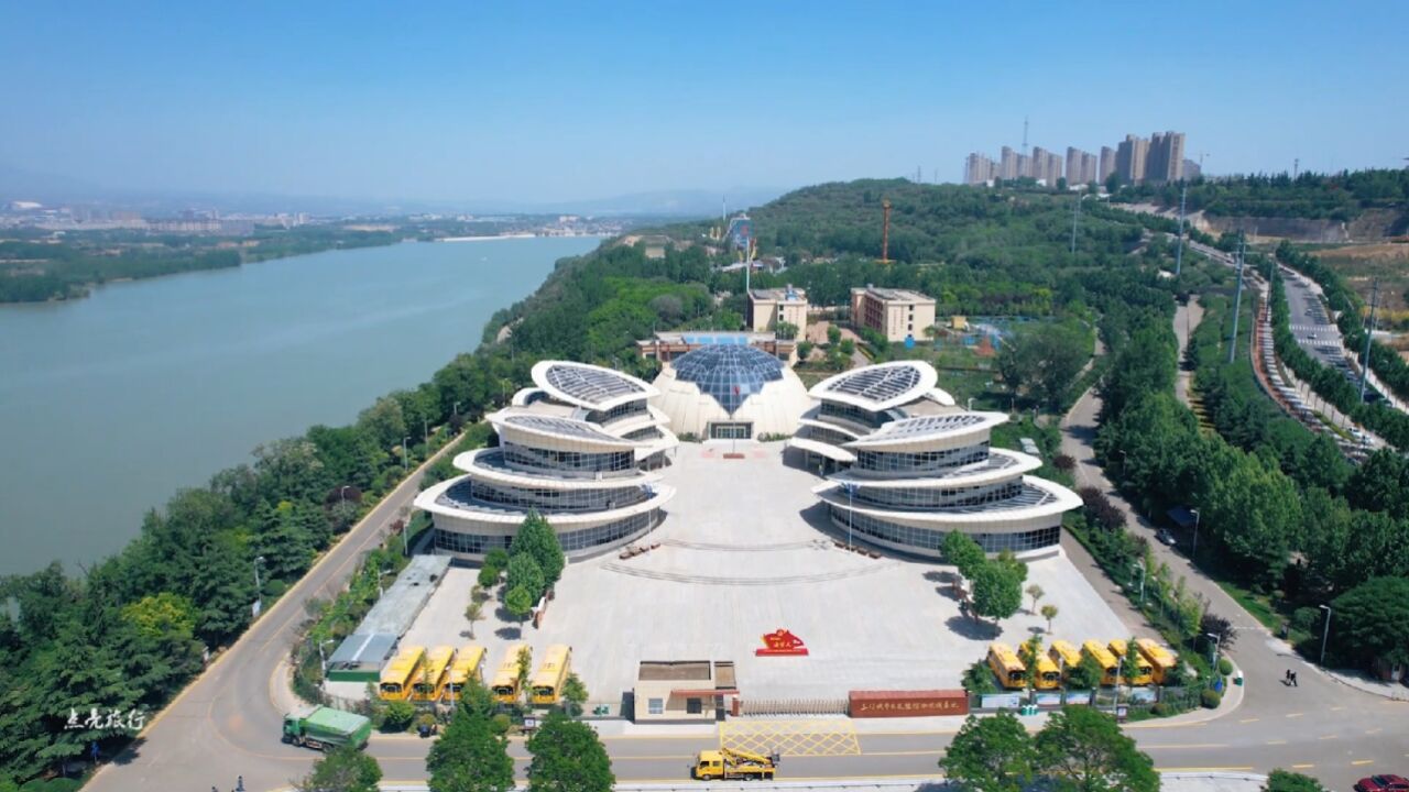 三门峡市黄河公园美丽景色
