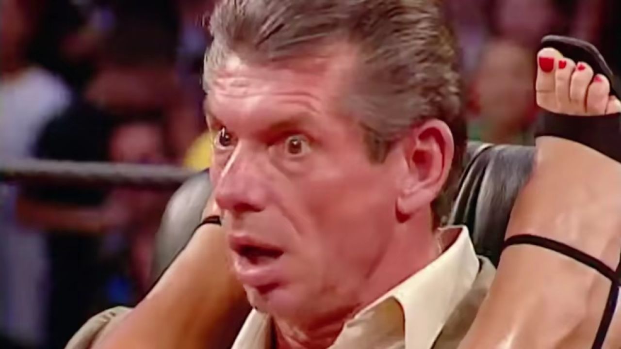 wwe老板拳台上选秘书 长腿女神史黛西上桌热舞 这谁顶得住