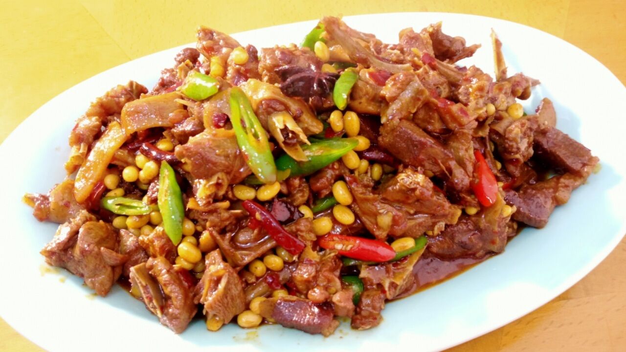 老厨教你黄豆烧鸭的家常做法,看得我直流口水,即下酒又下饭