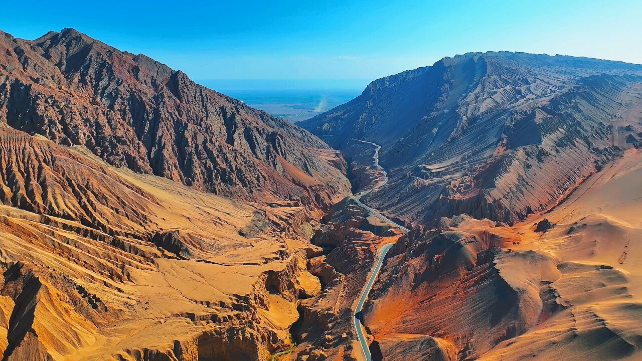 千城胜景|新疆吐峪沟大峡谷:古丝绸之路上的秘境