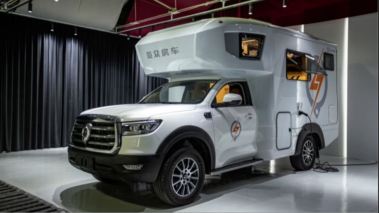 览众新款自由炮c皮卡房车!颜值功能实力并存