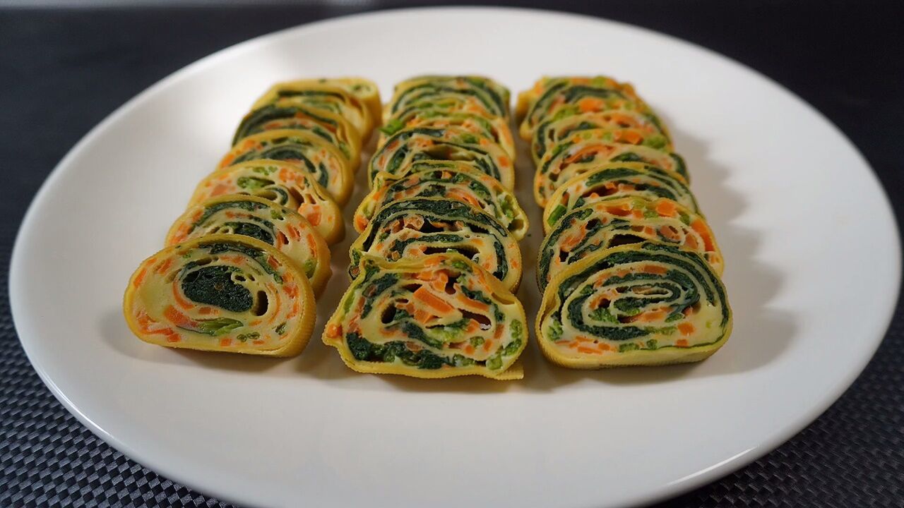 蔬菜鸡蛋卷一定要试试,做法简单还有营养.低脂低卡 老少皆宜.