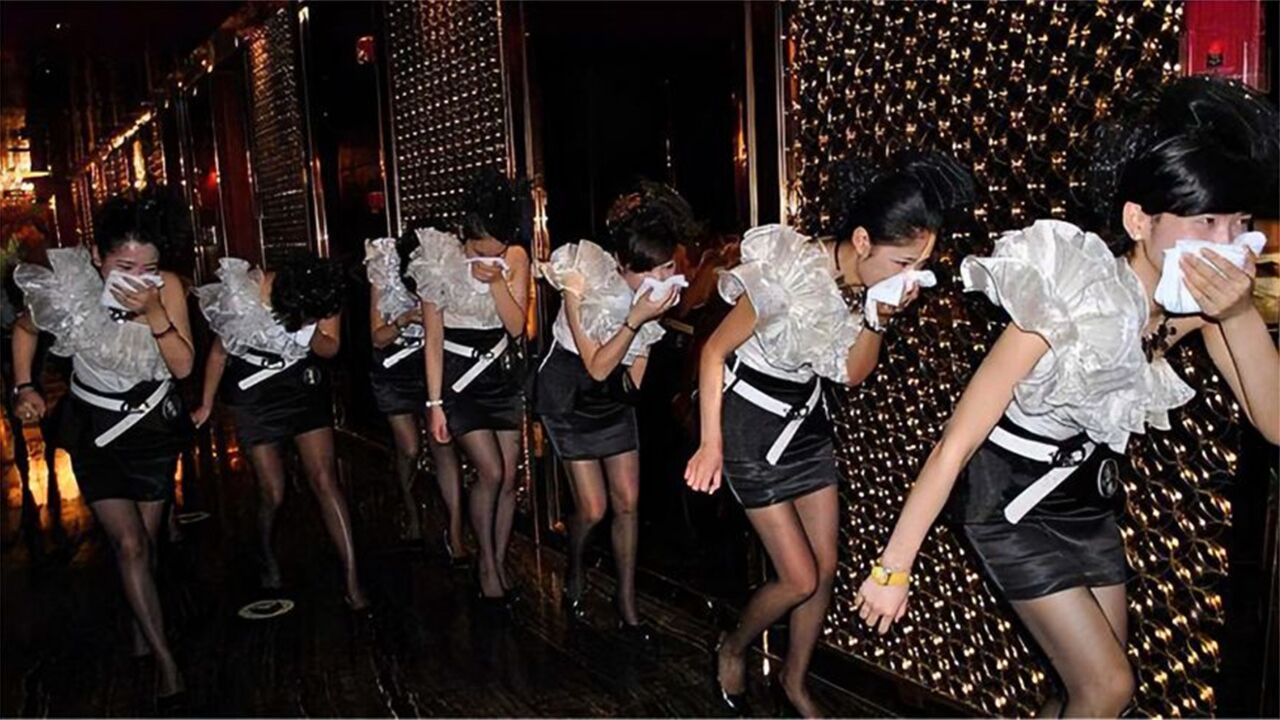 为什么KTV包厢里会有独立厕所？离职女职员透露，原来有特殊用处_高清