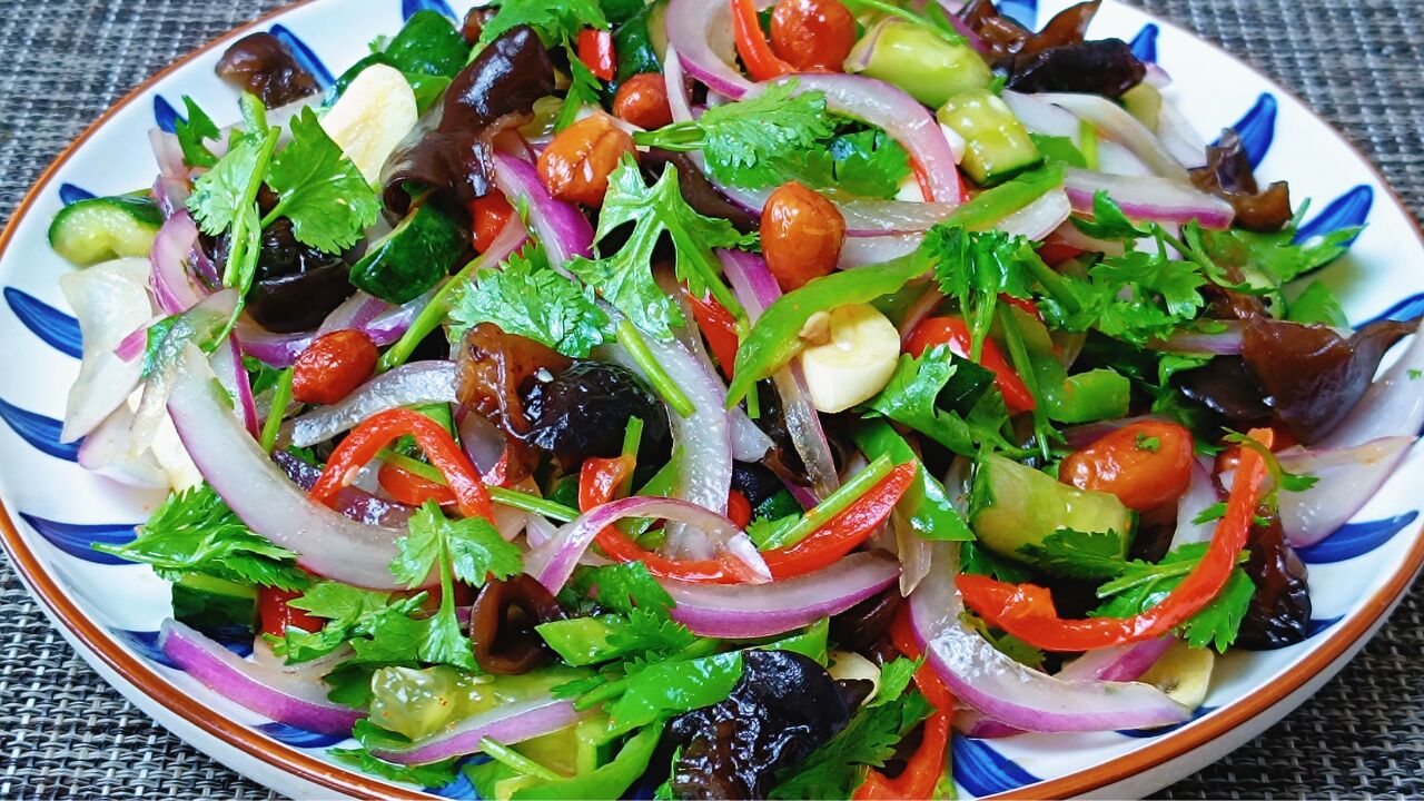 洋葱新吃法,老保姆拿手菜,清脆爽口,家人都喜欢