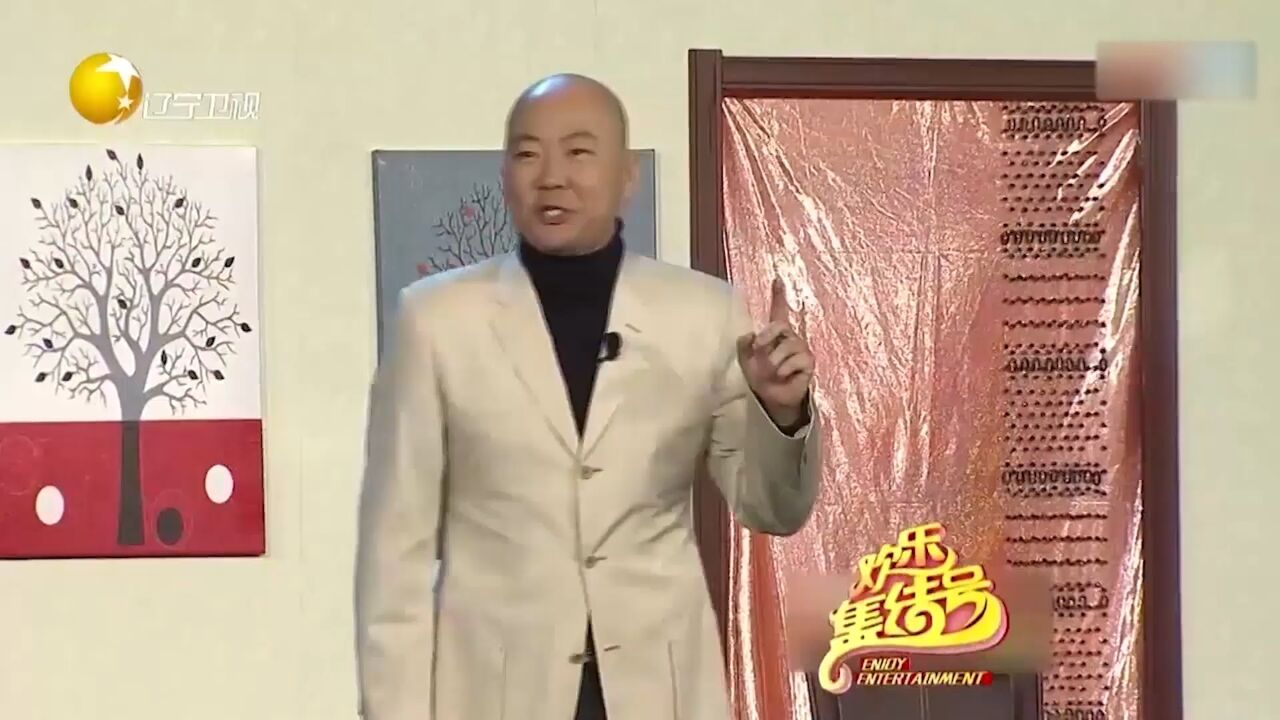 小品《心甘情愿》:郭冬临爆笑跟黄杨撒娇,一帧一秒都是笑点