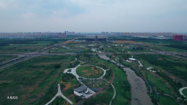 洛阳(伊滨中央公园)在建中的科技馆初露芳容