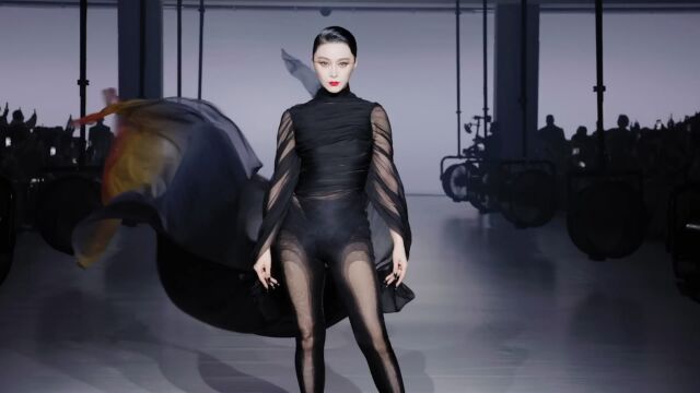 法国时尚品牌Mugler(穆勒)2024年SS时装秀