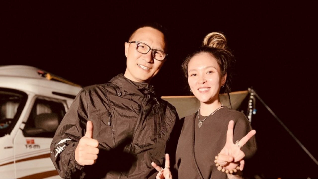 毕夏高调庆32岁生日,和汪峰合照笑容满面引争议,丈夫去世仅两月