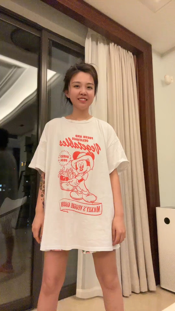 跟冯老师新学的舞蹈 同学们想要教程吗？#情侣日常 #万宁与晚安_腾讯视频