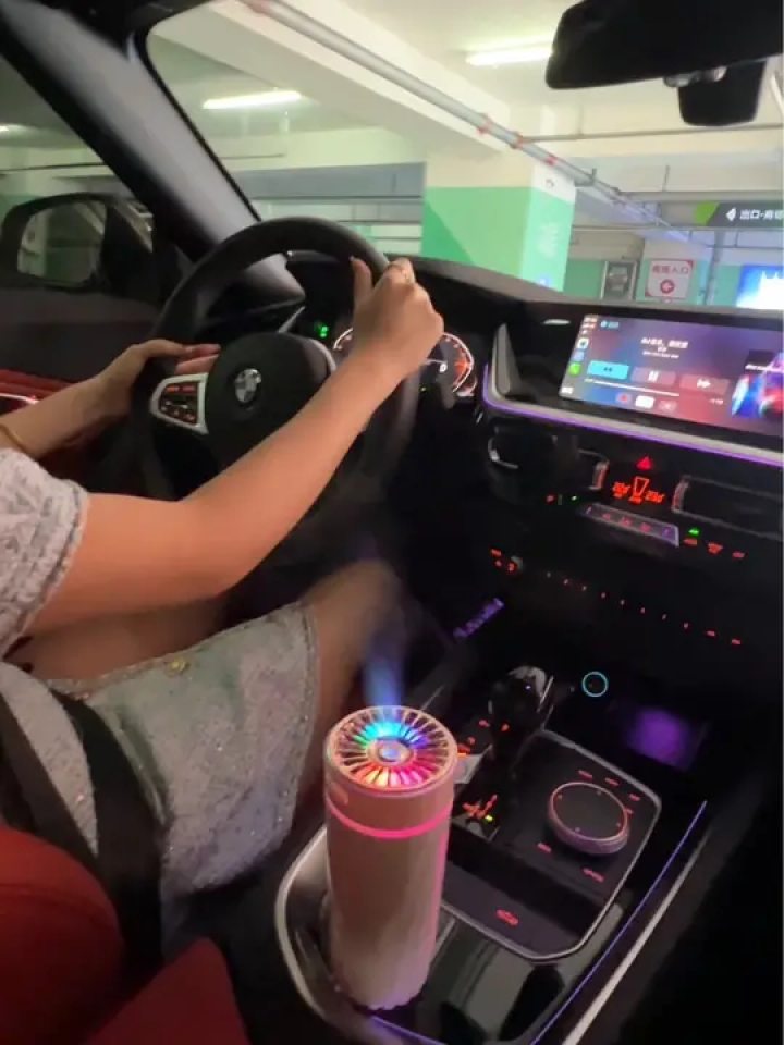再好的副驾驶不如自己手握方向盘#氛围灯 #女生的车 #z4宝马