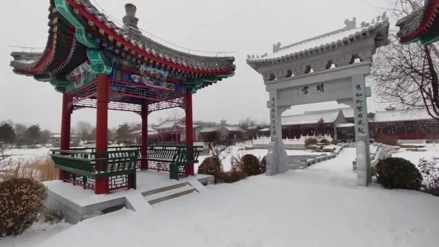 雪落凤凰城 风景美如画