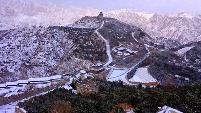 飞雪又入雁门关,跟着镜头一起欣赏换上银装的壮阔关山