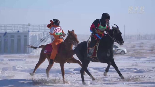 内蒙古锡林郭勒:冰天雪地 跃马扬鞭