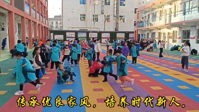 传承优良家风,培养时代新人.衡水市中心街小学六年级1班同学走进中心街社区新时代文明实践站衡水好人馆开展弘扬好家风 传承好家训主题