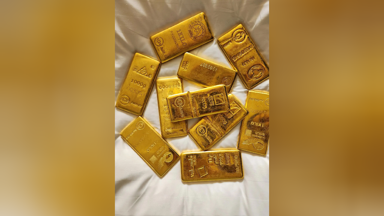 中国壕老板江苏一老板买10斤黄金发年终奖