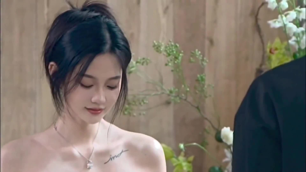 结婚已三年,刘若钒分享婚礼视频,与多位队友互动