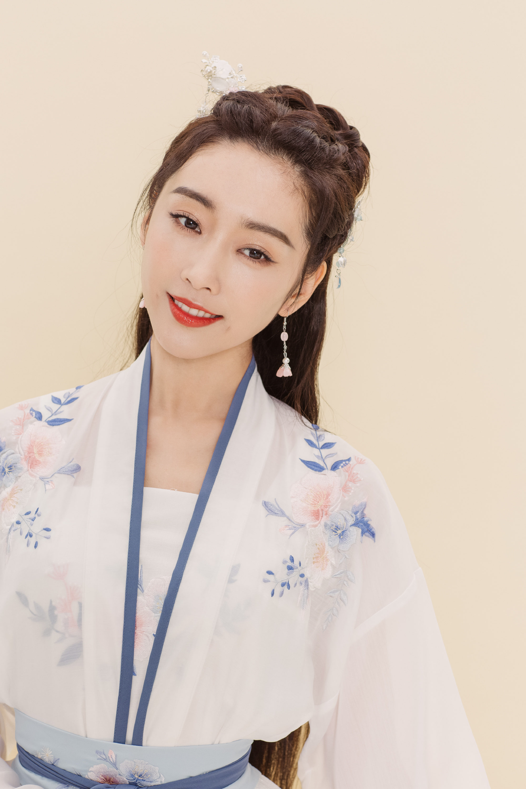 宣璐璐# 南风知我意,吹梦到西洲              查看