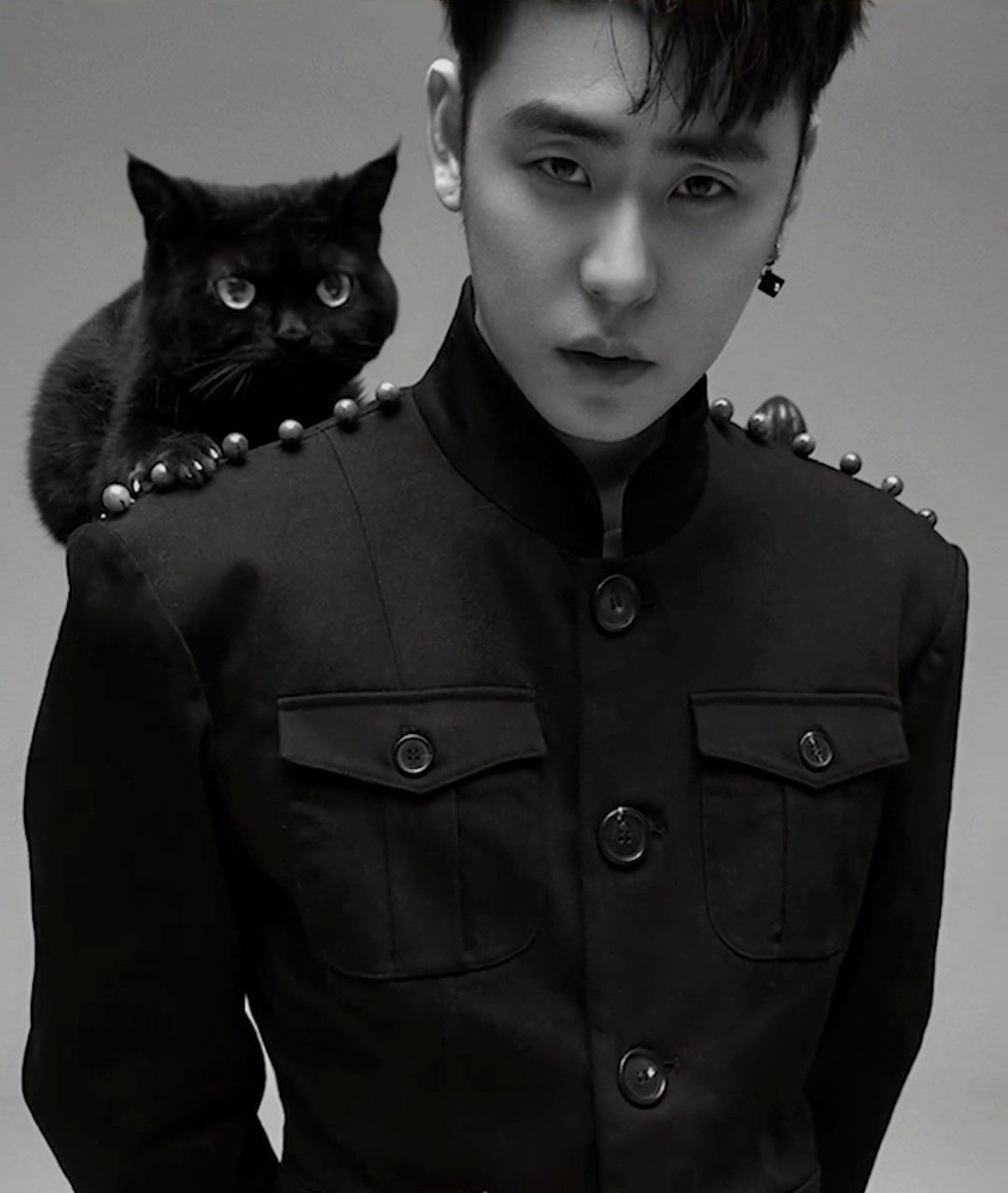 不如你眉眼清浅 山河千秋不及你泛笑风华  #相思赋予谁,小辫儿张云雷