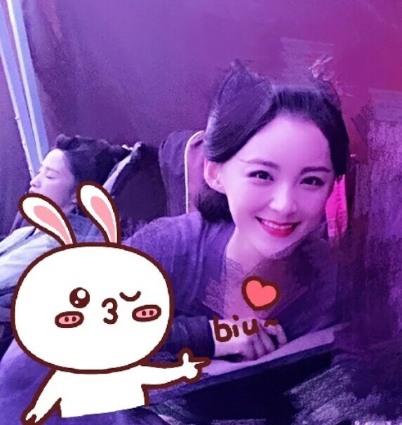 毛毛在红蔷薇里演的才叫好全剧演员都是相互辉映这个剧里毛毛演技太好