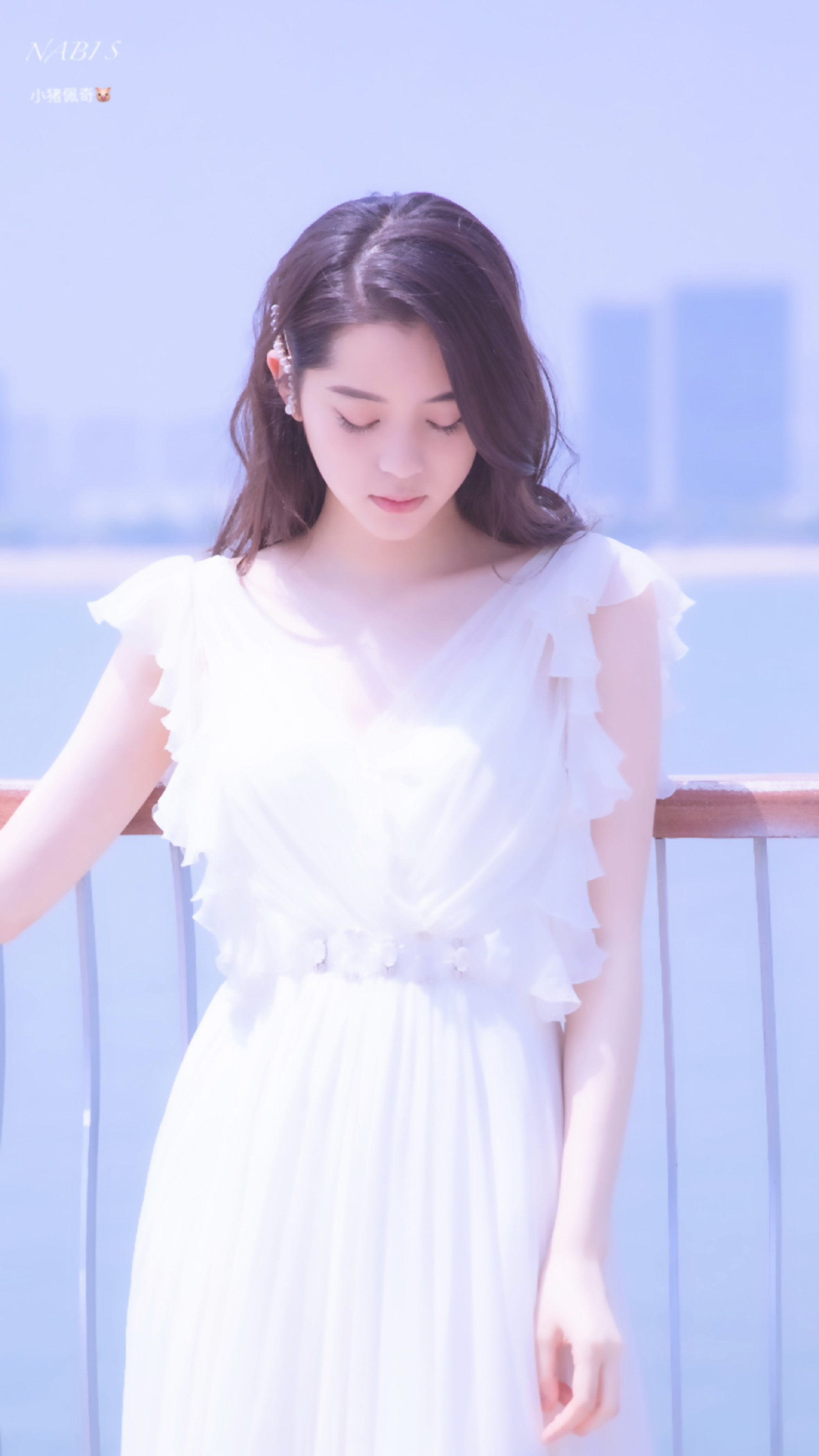 欧阳娜娜美图所有人都在抬头看星星的时候我在看着你