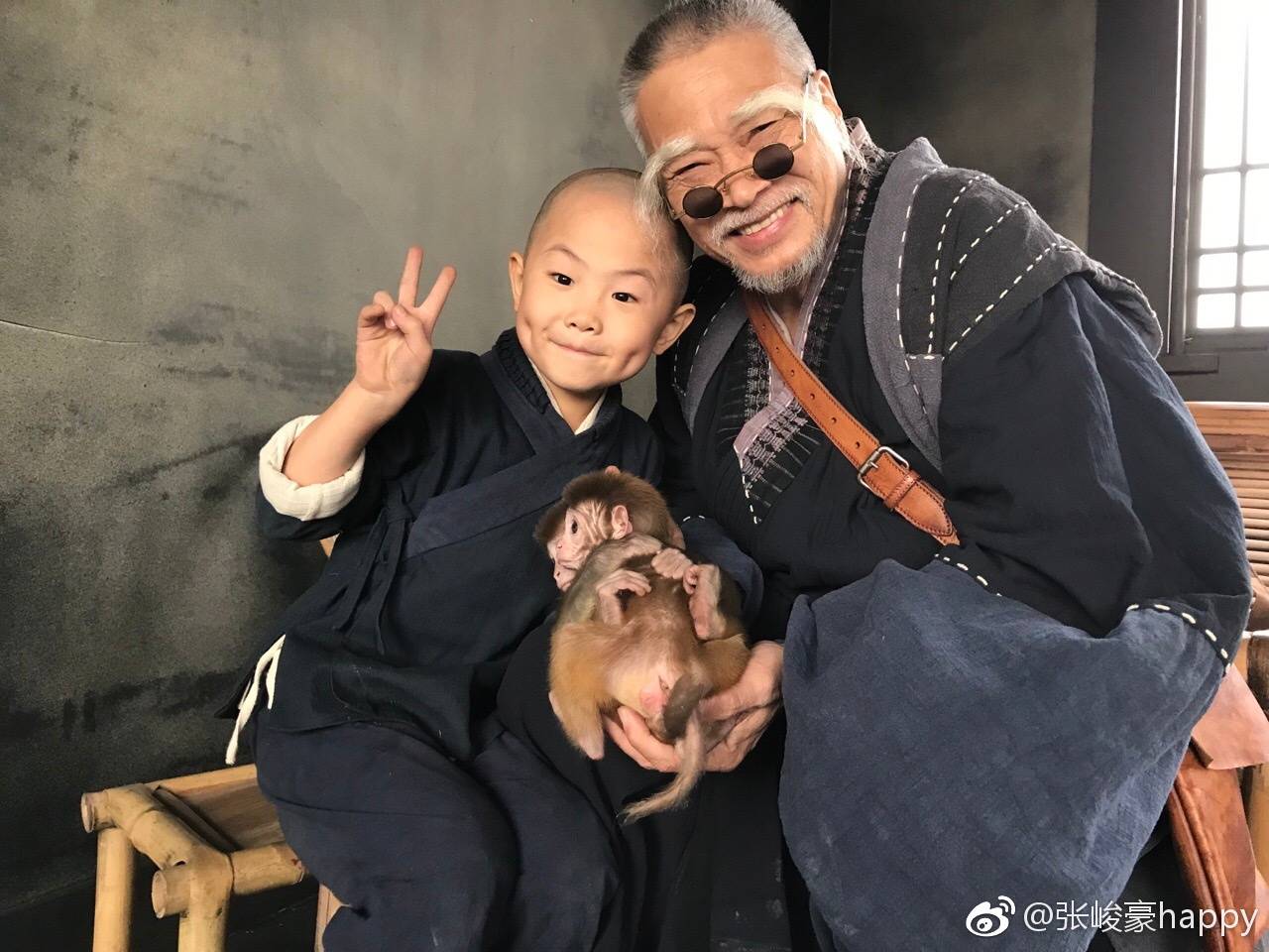 嘿;-)@2020-04-23              打卡第三天,(张峻豪——新乌龙院之笑