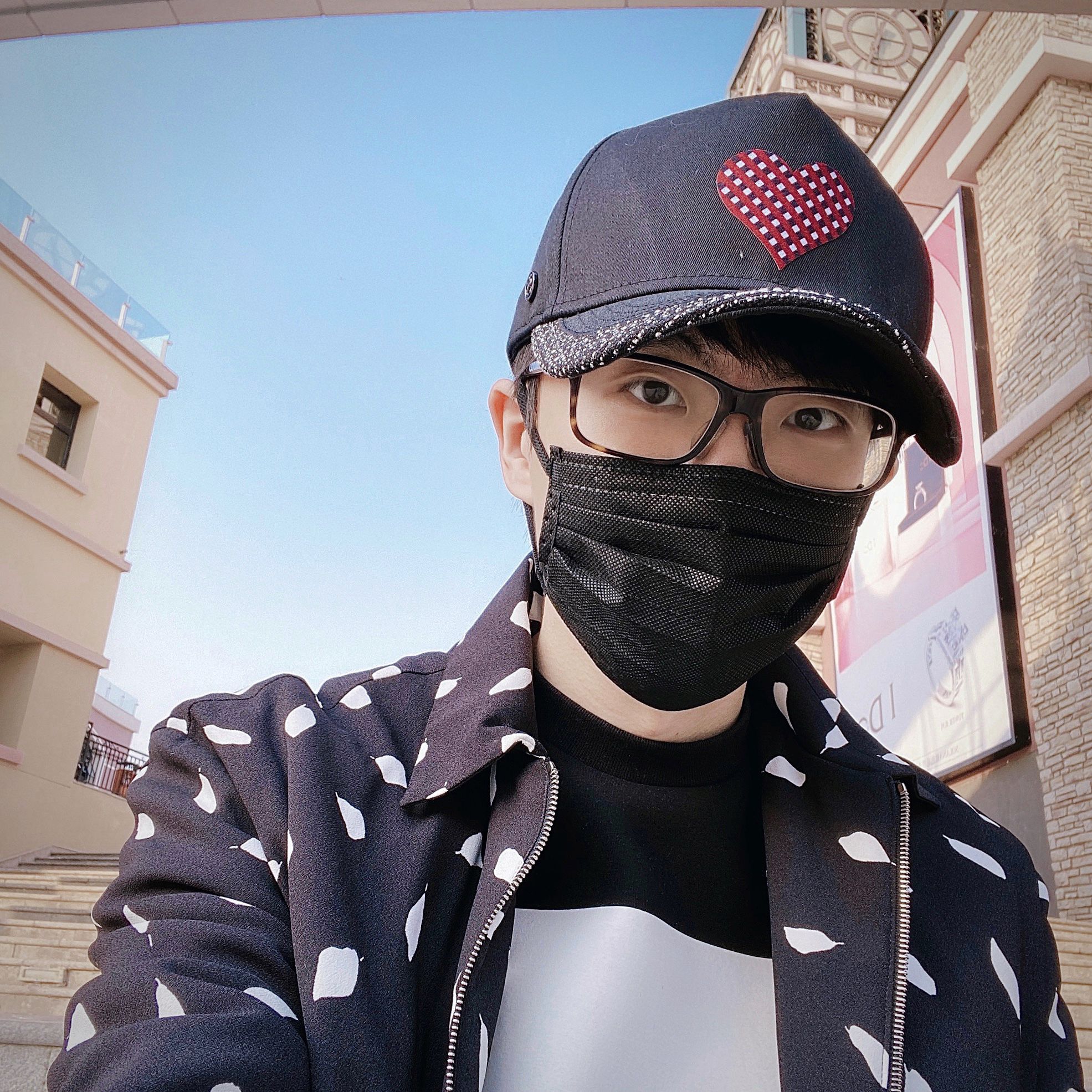 期待这个老男人下周的新单曲 更期待全新专辑小八