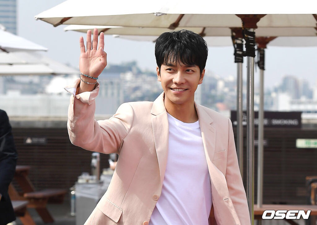 20190601丽得姿全球代言人李升基签名会