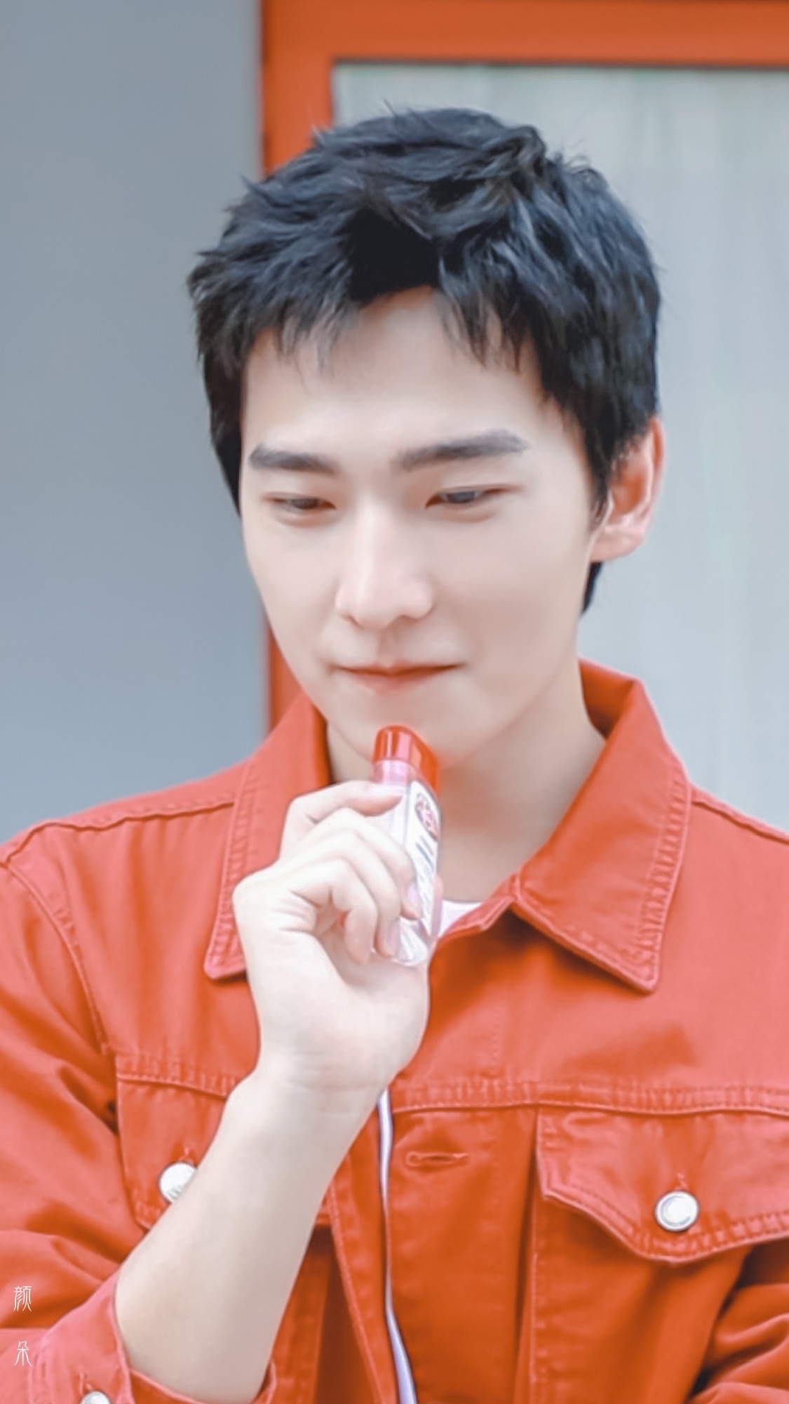 杨洋美图红衣少年